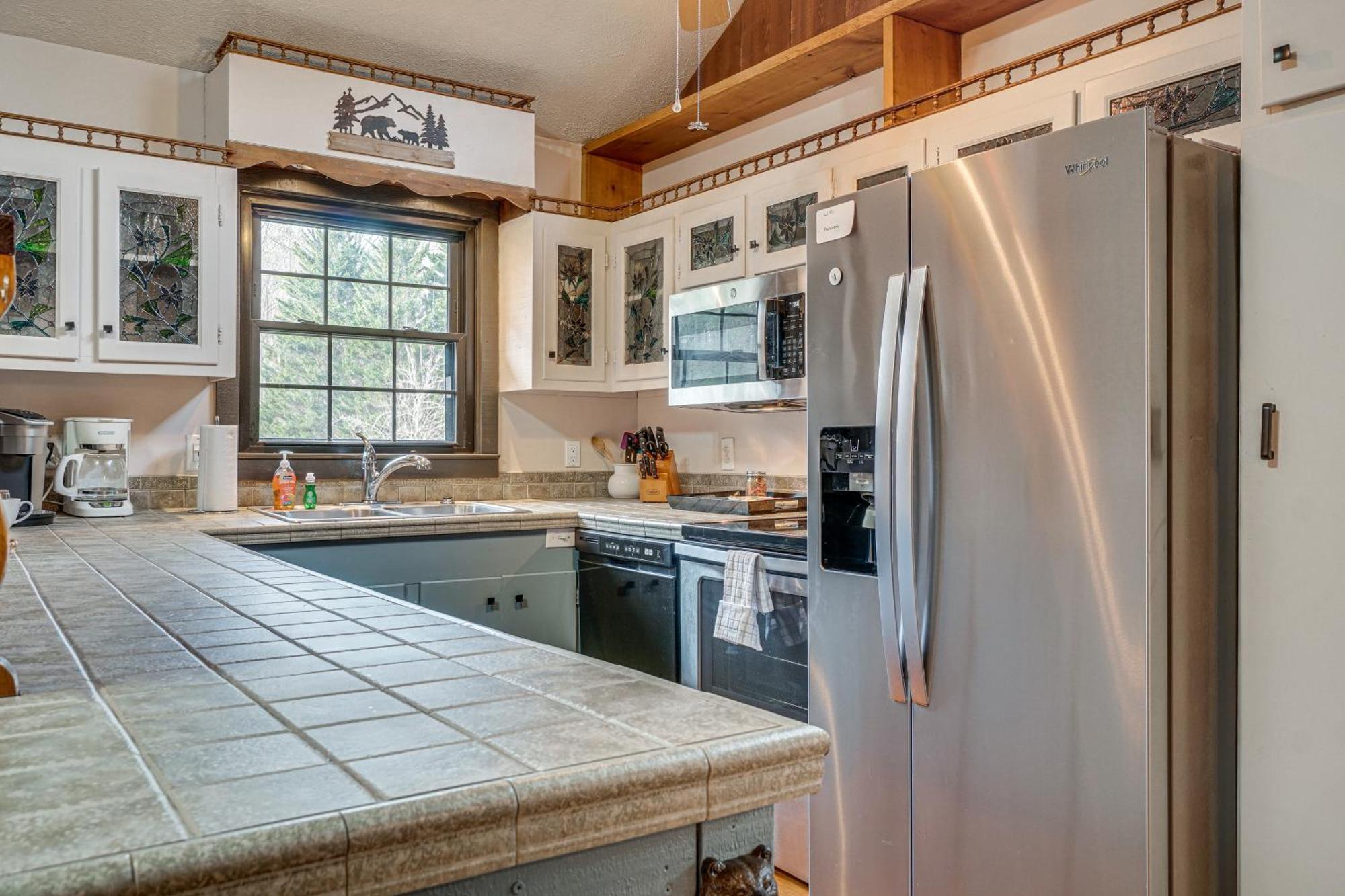 Charming Cabin With Fire Pit And Decks About 7 Mi To Helen Sautee Nacoochee Exterior foto